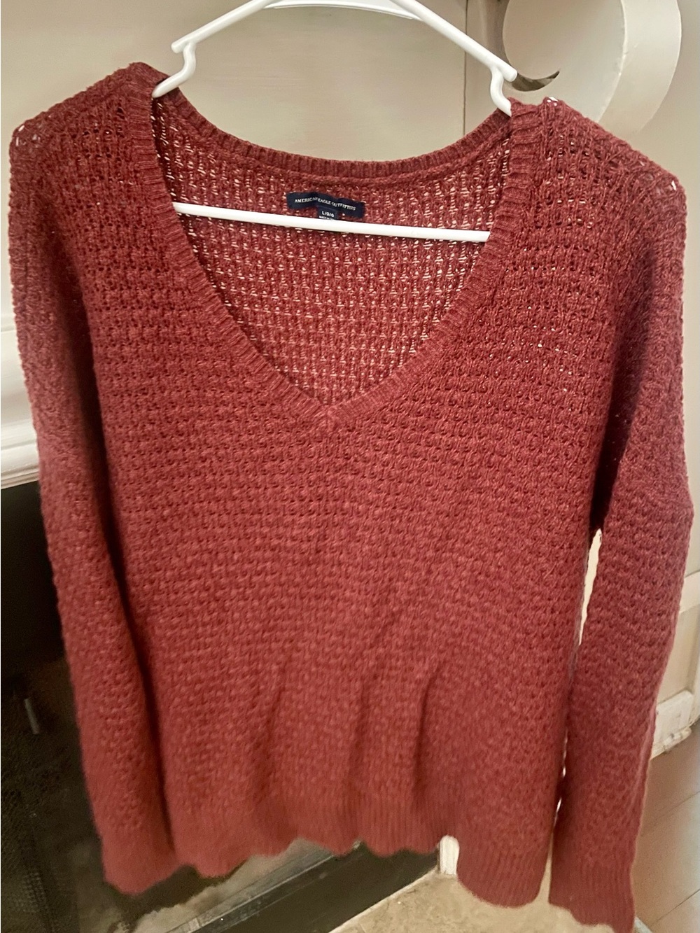 American Eagle Outfitters V-Neck Sweater in Rust Red